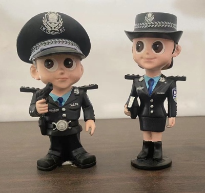 礼品定制警察公仔